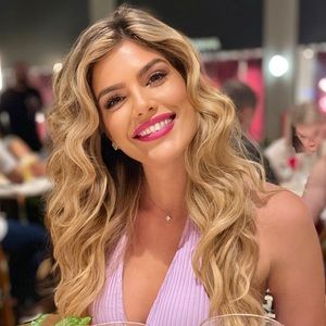 Meet your Posher, Teodora